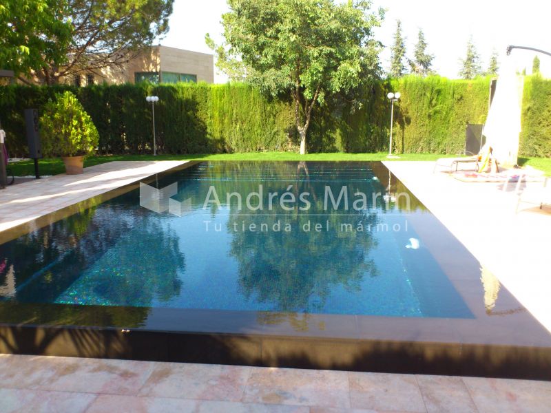 Marmol borde piscina